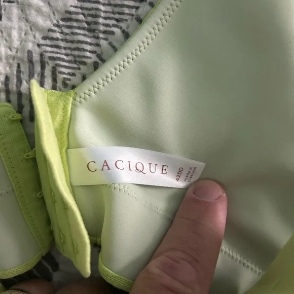 Cacique Light Green Leaf Pattern Bra - Picture 2 of 6